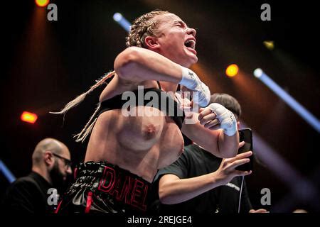 daniella boxing flash uncensored|Kingpyn Boxing results: Daniella Hemsley flashes audience after。